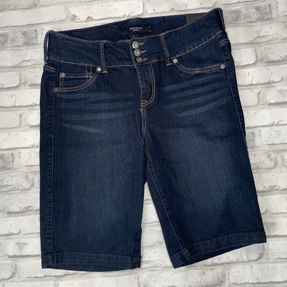 Torrid Bermuda Jegging Shorts 14 Blue Denim